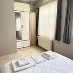 Guenes House Apartamento *