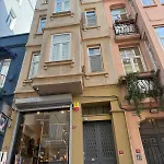 Guenes House Apartamento *