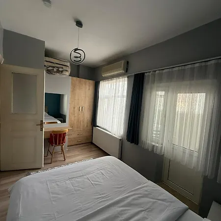 Gunes Hause *
