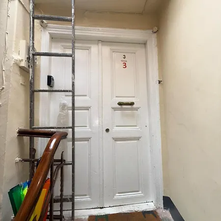Guenes House Apartment